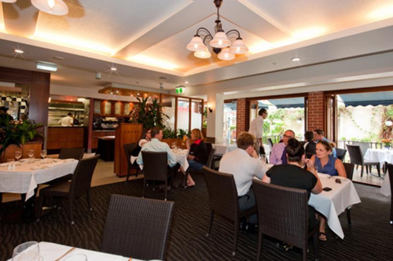 Hotel Ramada By Wyndham Brisbane Windsor Restaurace fotografie